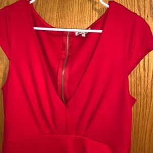 Red v-neck tulip dress